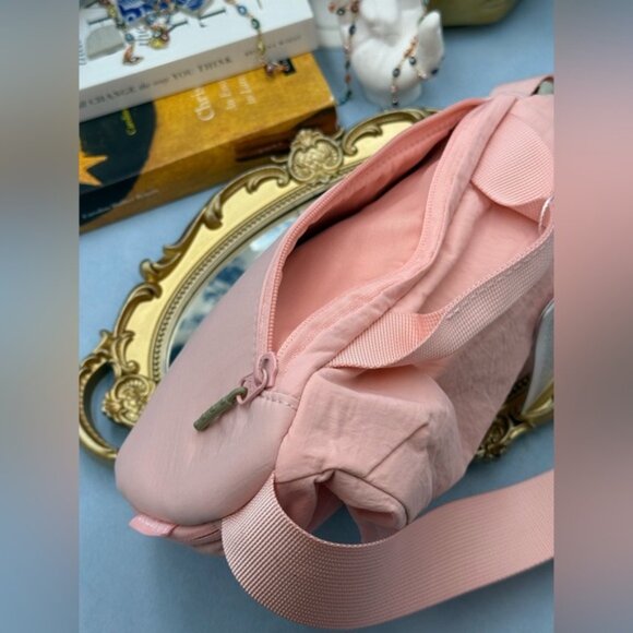 🆕 lululemon athletica 🧿 NWT Curved Crossbody Bag 3L, Light Pink - Picture 9 of 15